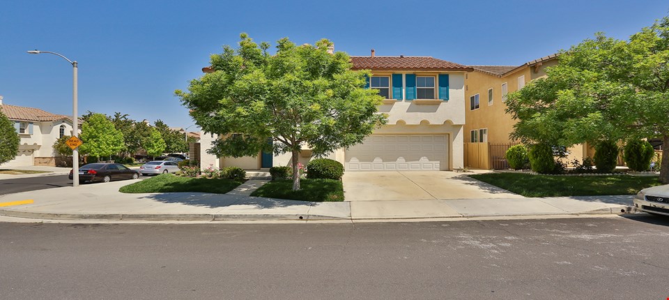 17637 Gladesworth Lane, Canyon Country, CA 91387