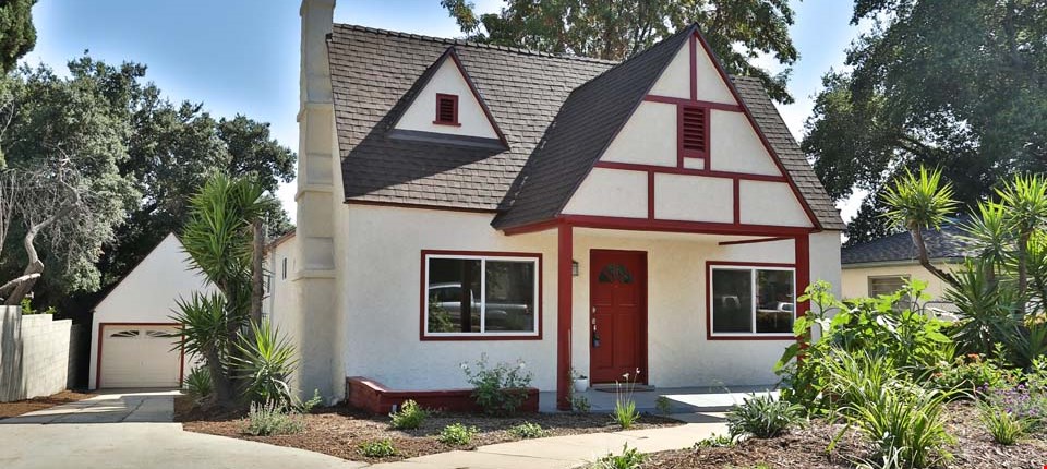 110 W Manor St, Altadena, CA 91001