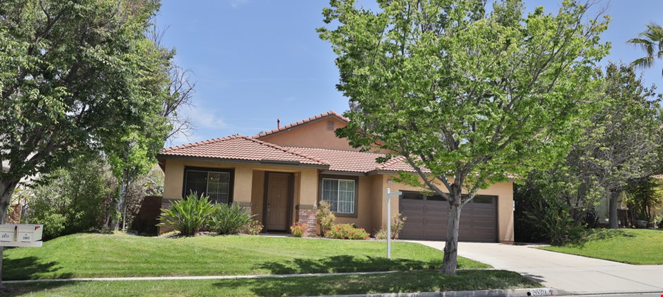 2039 Cog Hill Drive, Corona, CA 92883